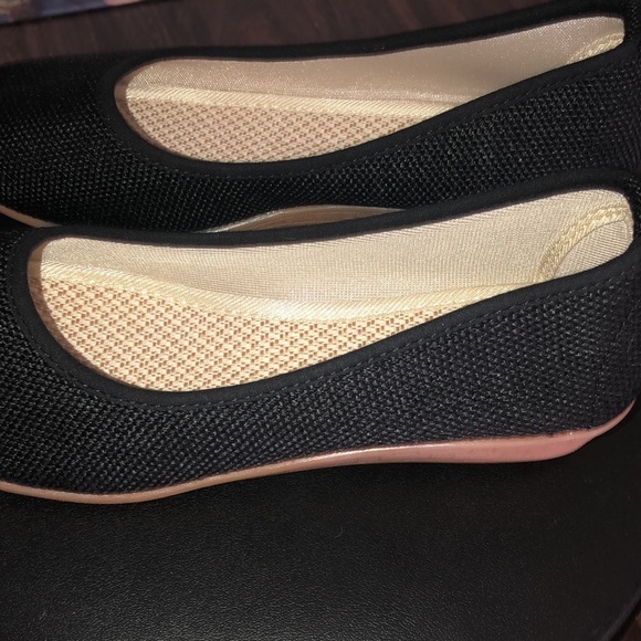 NWOT adorable 1 inch flats - Picture 7 of 10